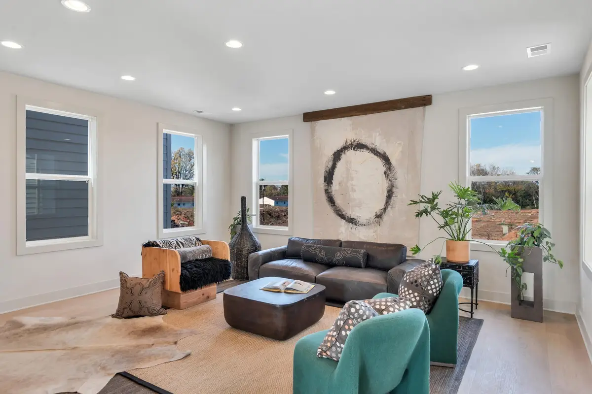 307 Edith Cir, Nashville, TN 37208 - Image #1