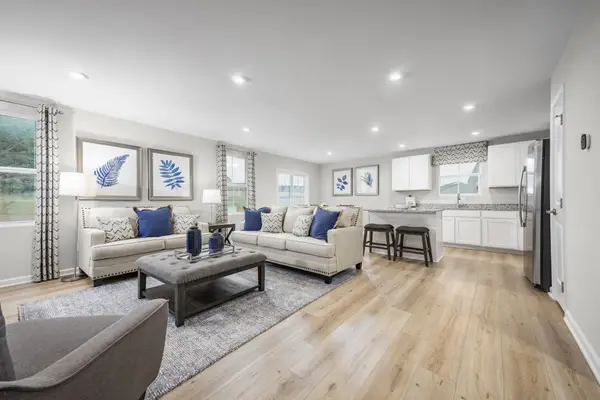 952 Horseshoe Dr, Smyrna, TN 37167