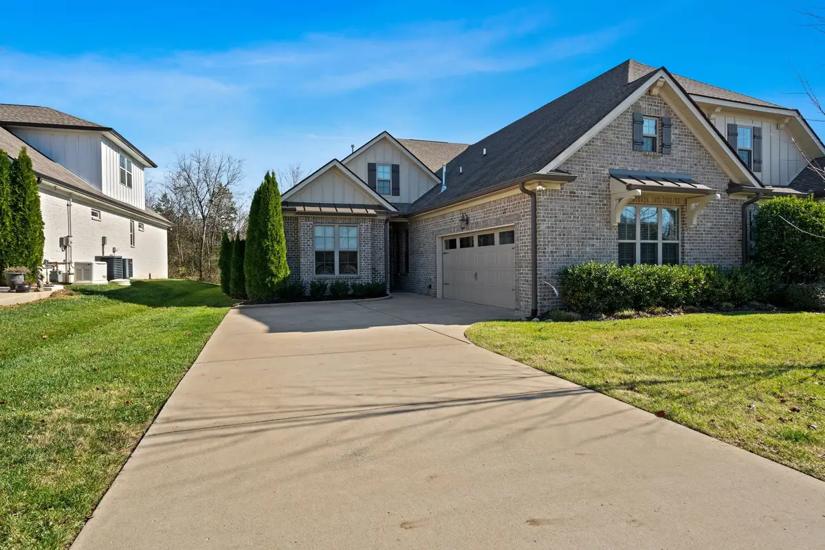 2279 Seven Points Cir, Hermitage, TN 37076 - Image #1