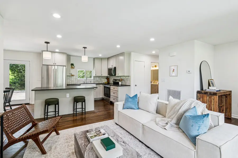 4001 Dumbarton Dr, Nashville, TN 37207 - Image #2