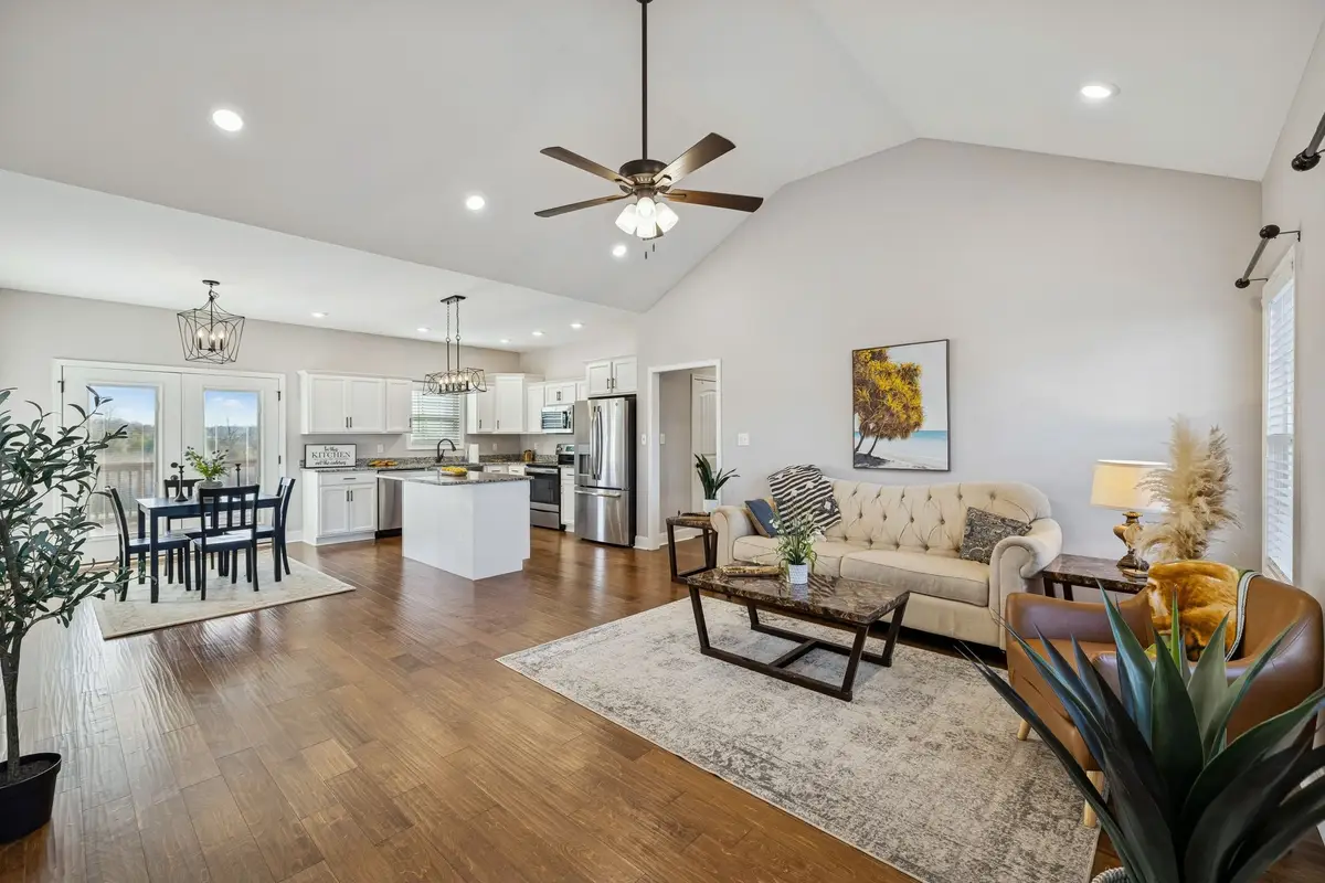 207 Bedford Ct, Hopkinsville, KY 42240 - Image #1