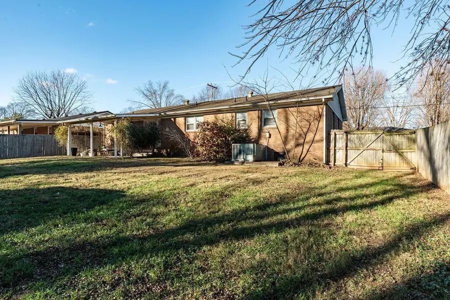 411 Hershey Dr, Hopkinsville, KY 42240 - Image #2