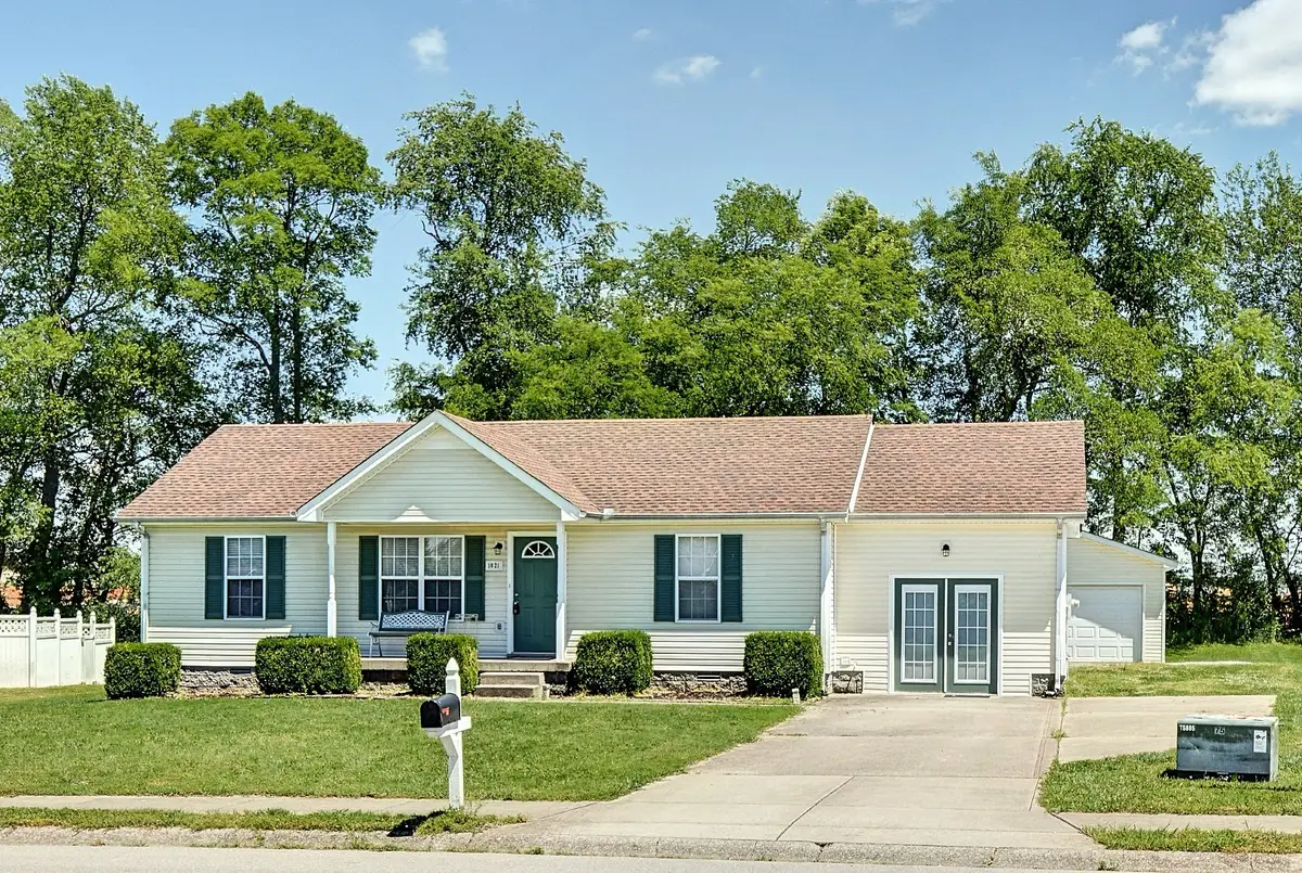 1021 Waterford Cir, Clarksville, TN 37040 - Image #1