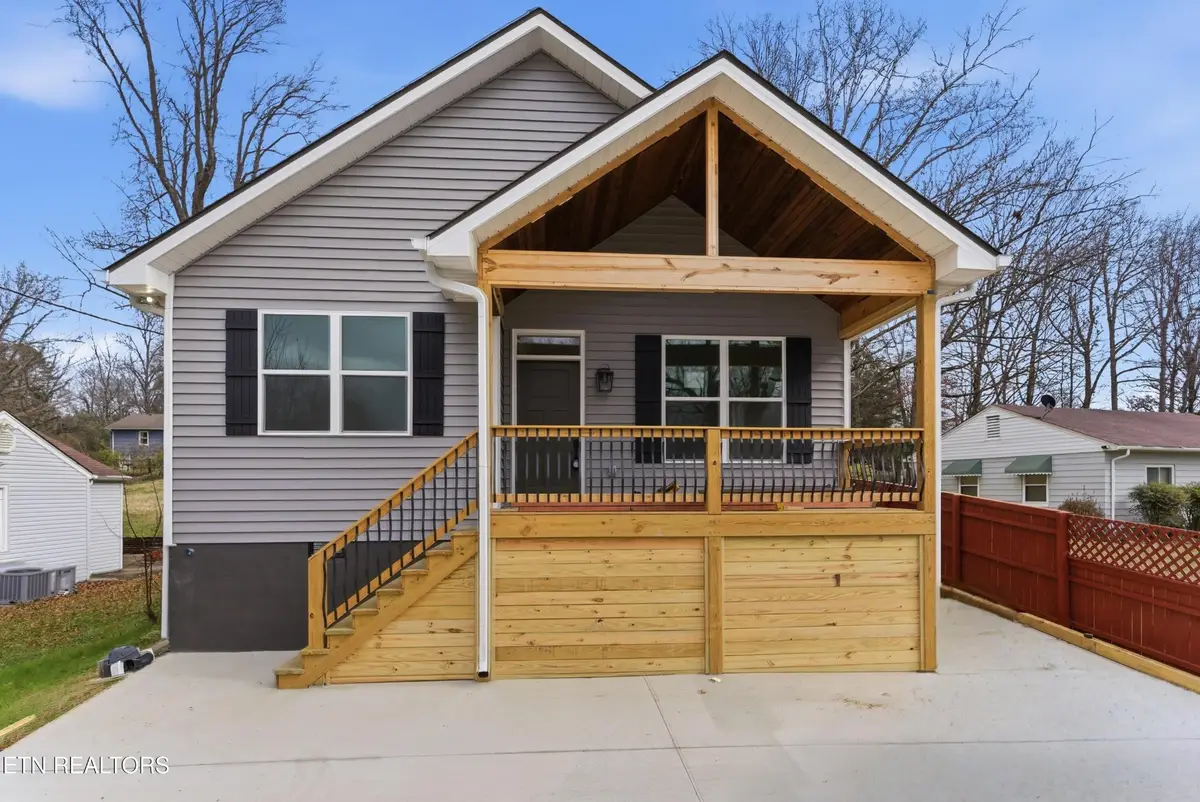 324 N Chilhowee Drive, Knoxville, TN 37914 - Image #1