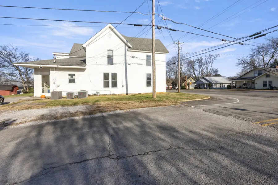 202 W Main St, Decherd, TN 37324 - #3