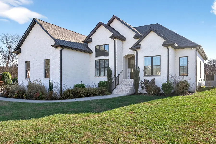 245 Saint Andrews Ct, McMinnville, TN 37110 - Image #2