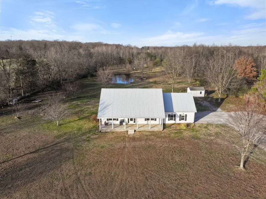 954 Newt Vanattia Rd, Hillsboro, TN 37342 - Image #2