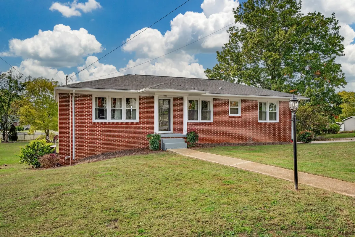 918 1st Ave, Fayetteville, TN 37334 - Image #1