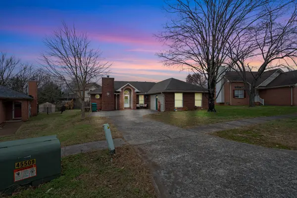 614 Creekfront Dr, Mount Juliet, TN 37122