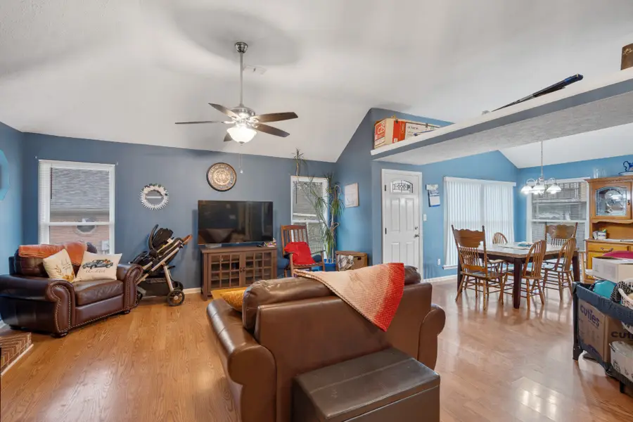 614 Creekfront Dr, Mount Juliet, TN 37122 - Image #2