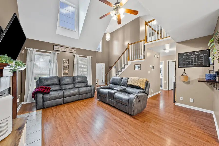 3920 Gaine Dr, Clarksville, TN 37040 - Image #3