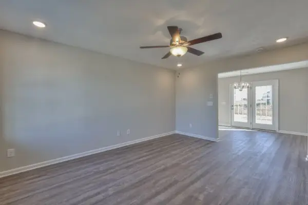 7 Laurel View St, Manchester, TN 37355 - Image #2