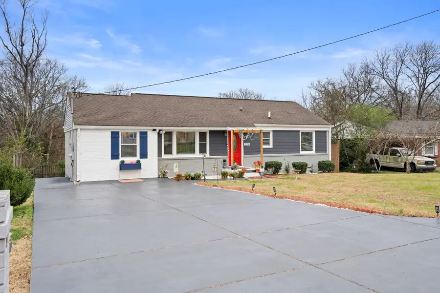 2108 Sanborn Dr, Nashville, TN 37210 - Image #2