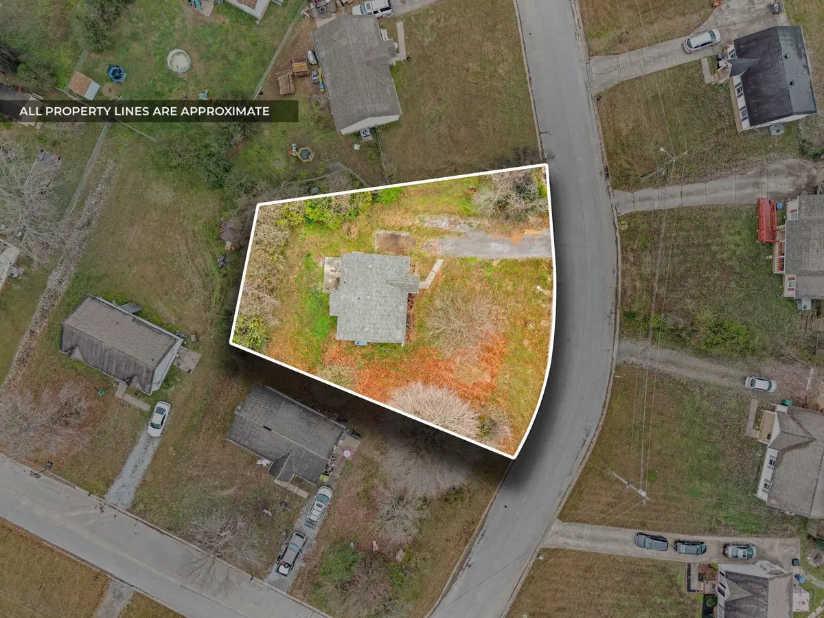 915 Cal Ct, Clarksville, TN 37042 - Image #1