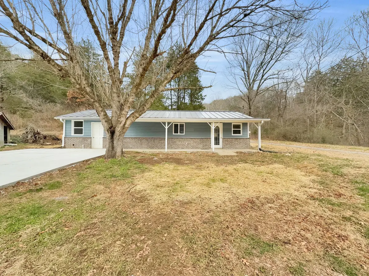 3337 Hartsville Rd, Lafayette, TN 37083 - Image #1