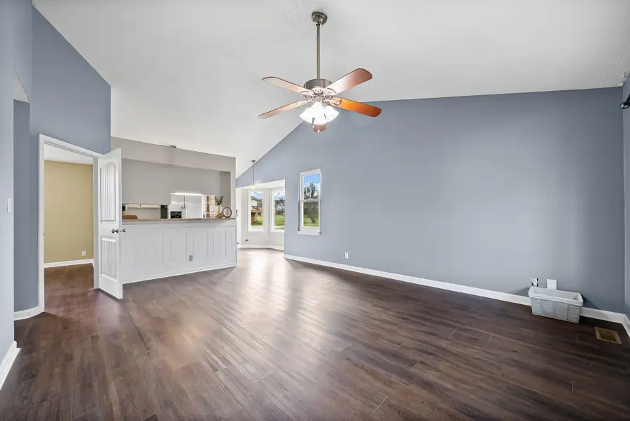 90 Grassmire Dr, Clarksville, TN 37042 - Image #2