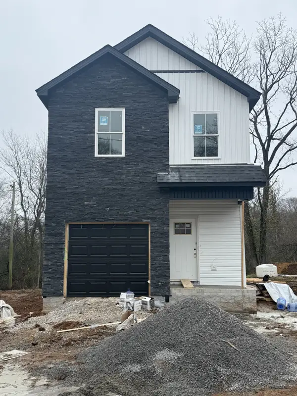 811 Gracey Ave, Clarksville, TN 37040