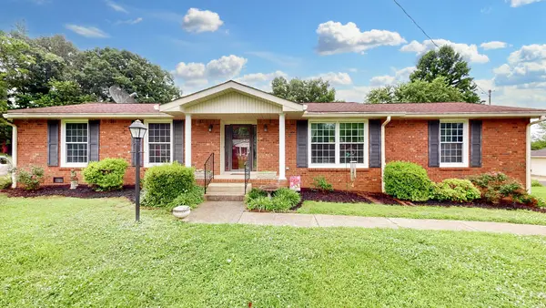 521 Columbus Dr, Hermitage, TN 37076