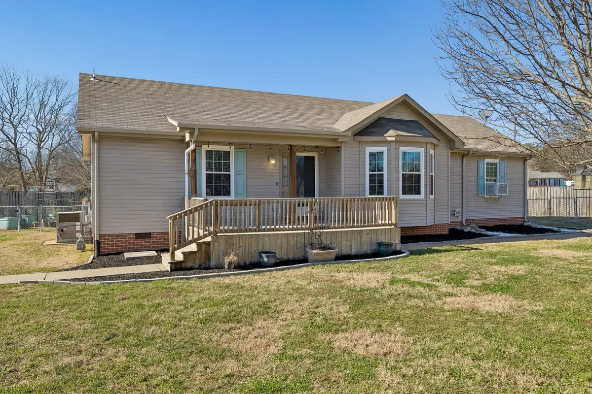 1329 Amberwood Ct, Lewisburg, TN 37091 - Image #1