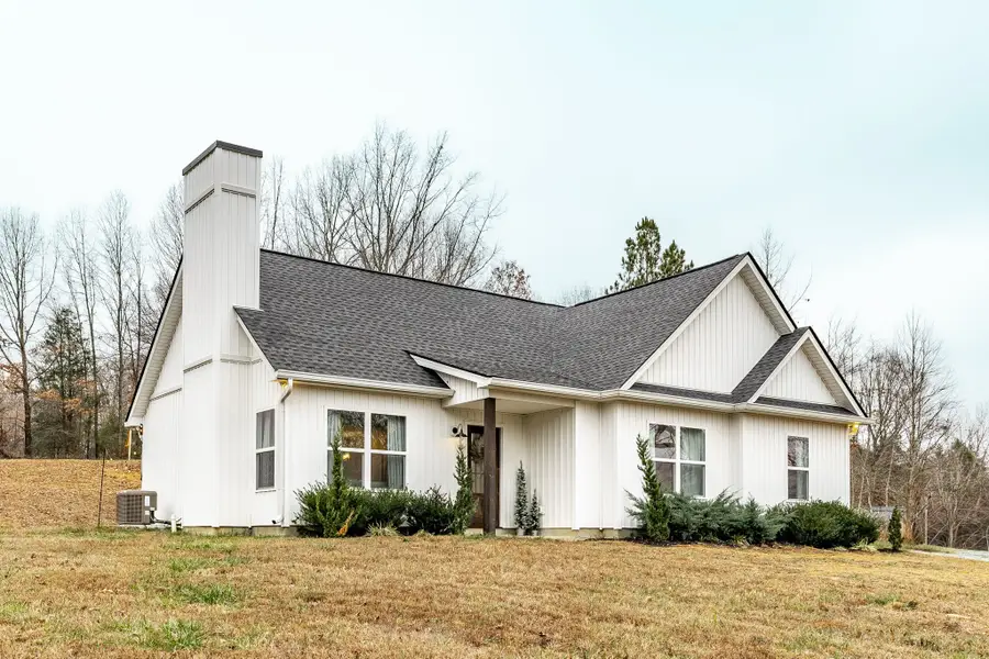 6883 Us Hwy 31 E, Westmoreland, TN 37186 - Image #2