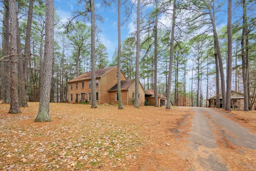 371 Woodland Dr, Huntingdon, TN 38344 - Image #2