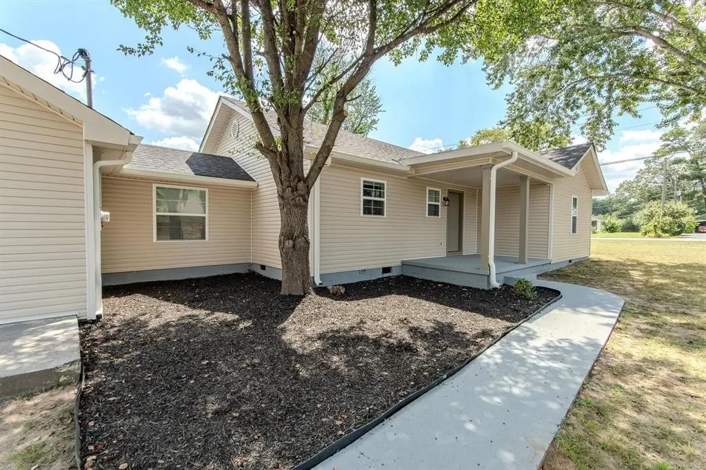 635 Harbert Dr, Savannah, TN 38372 - Image #1