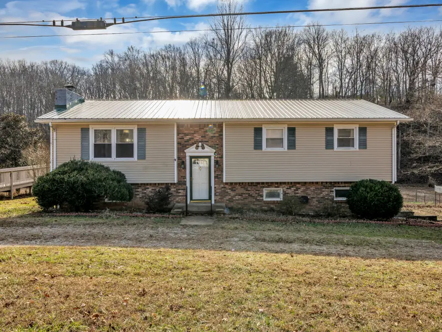 408 Rustling Oaks Drive, Waverly, TN 37185 - Image #2