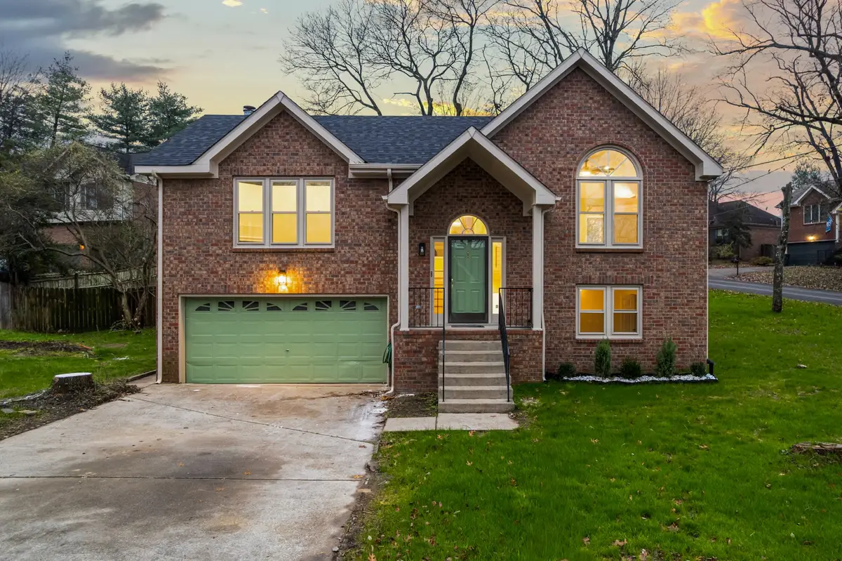 800 Carlisle Ct N, Nashville, TN 37214 - Image #1