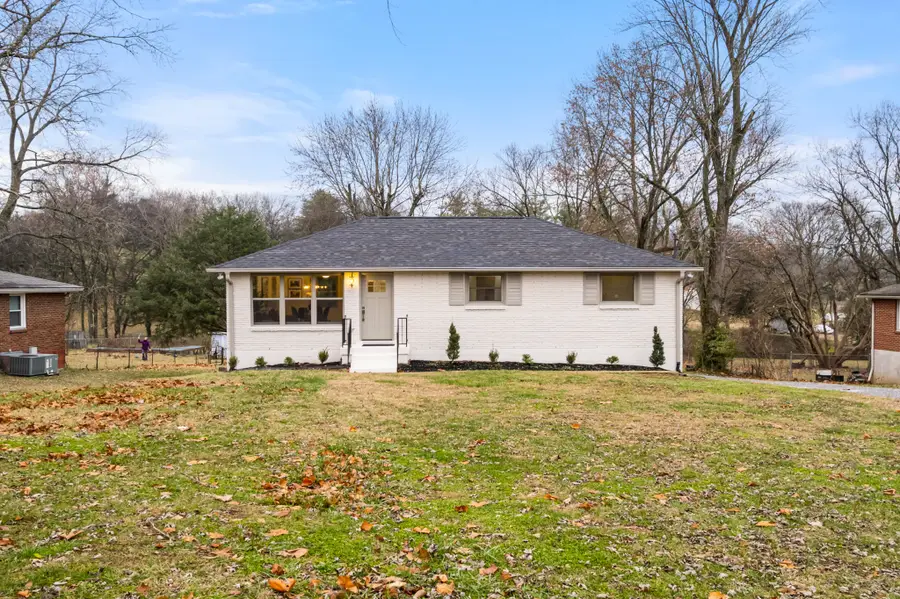 4013 Ridgemont Dr, Nashville, TN 37207 - Image #2