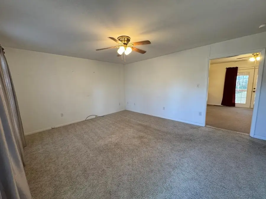 210 Wayne Dr, Hopkinsville, KY 42240 - Image #3