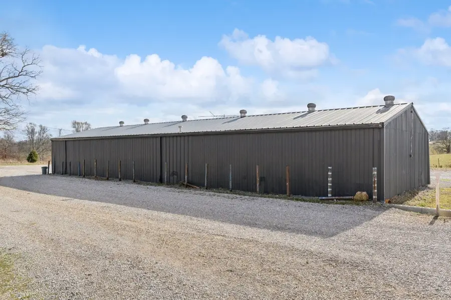 1821 Old Gamaliel Rd, Red Boiling Springs, TN 37150 - #3