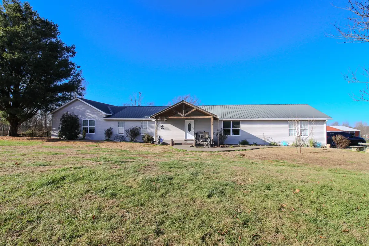 95 Fescue Ln, Lafayette, TN 37083 - Image #1