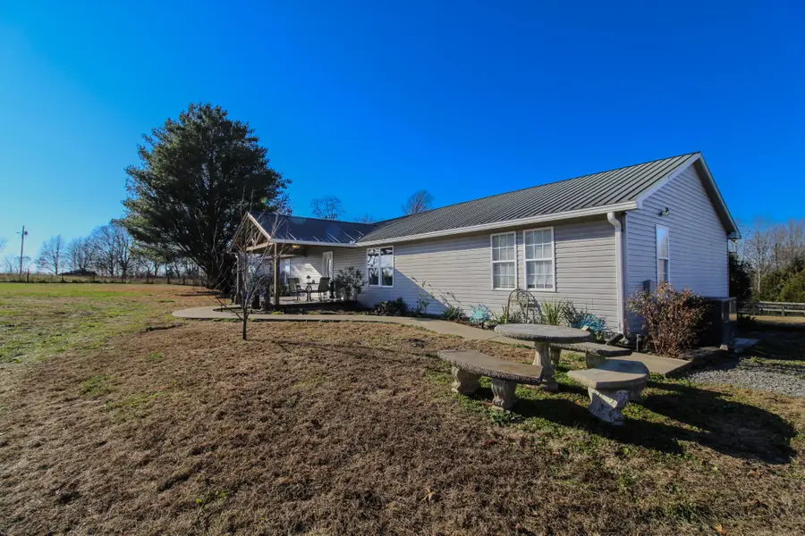 95 Fescue Ln, Lafayette, TN 37083 - Image #3