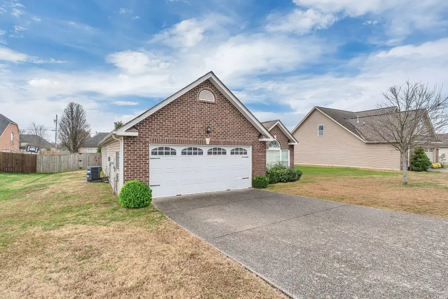 1041 Campbell Ave, Gallatin, TN 37066 - Image #2