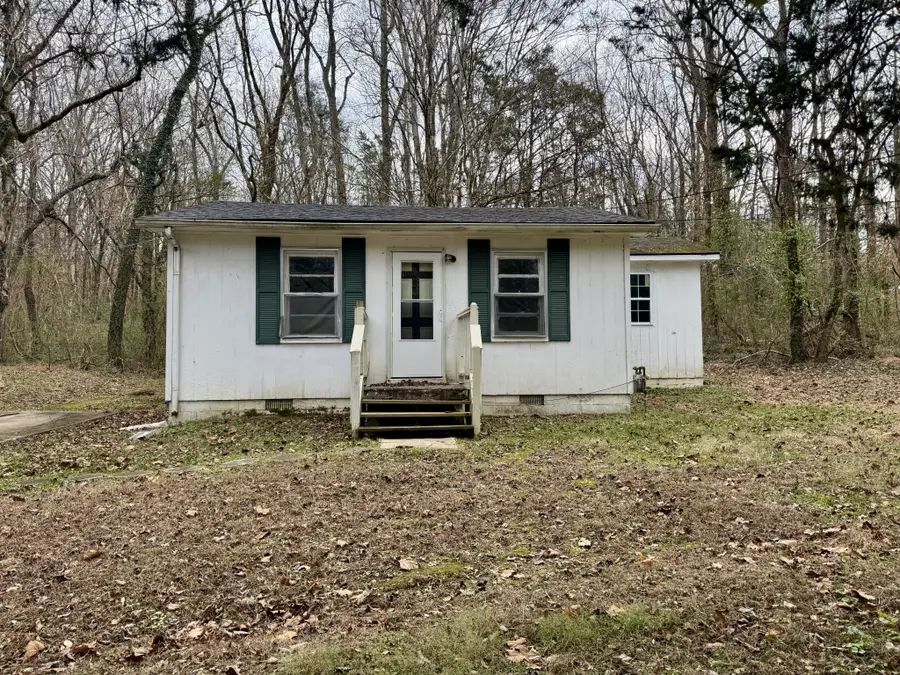 222 Todd St, Charlotte, TN 37036 - Image #2