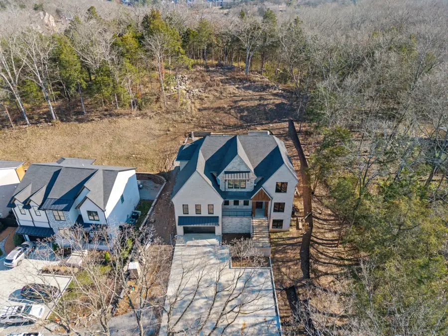 7678 Sawyer Brown Rd, Nashville, TN 37221 - Image #2