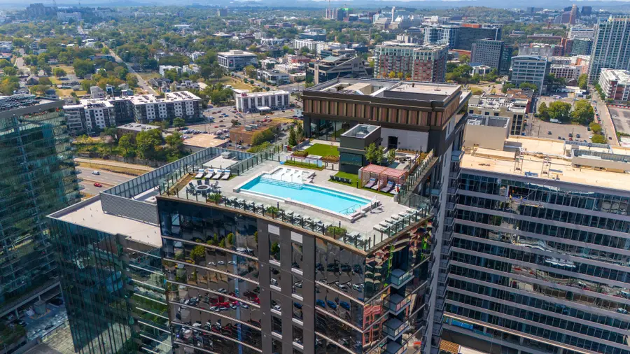 1212 Demonbreun St #909, Nashville, TN 37203 - Image #2