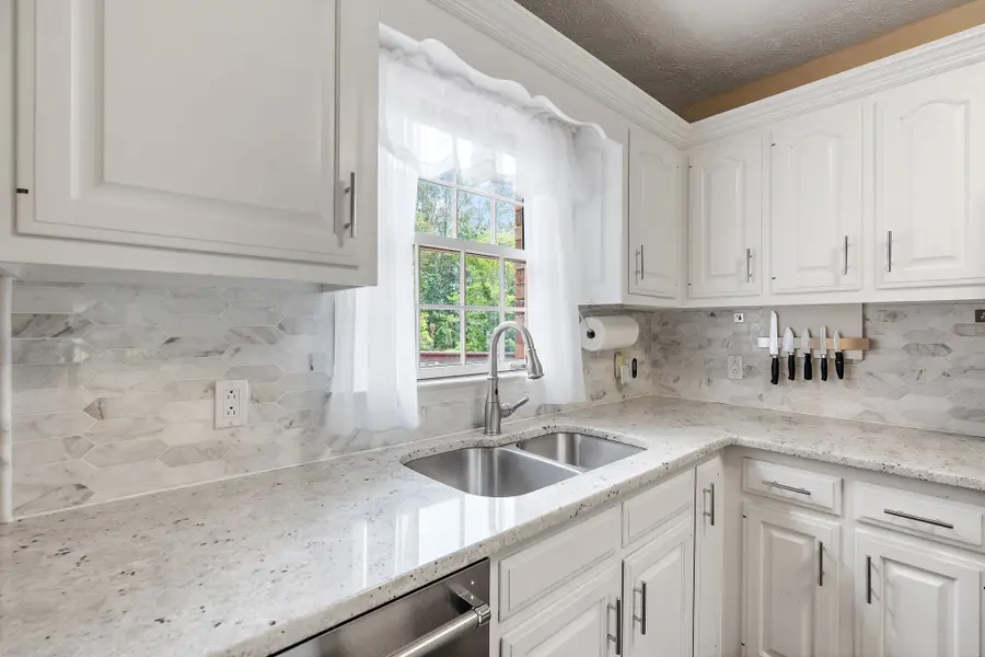 404 Southwinds Dr, Hermitage, TN 37076 - #3