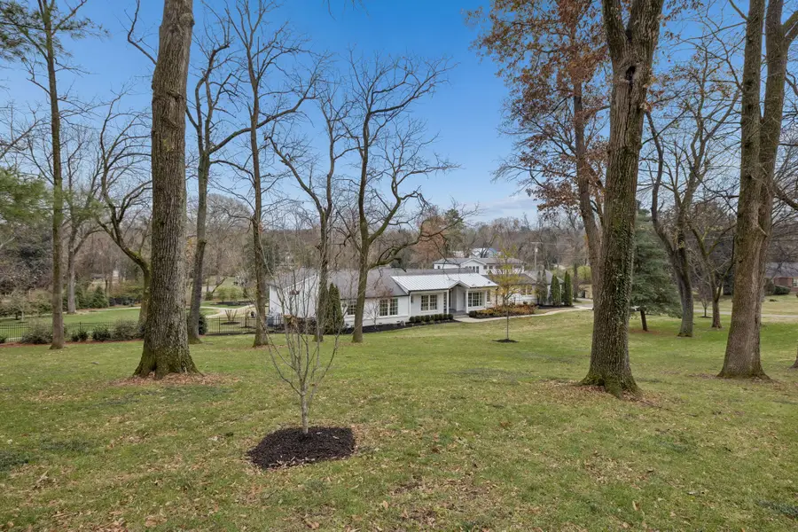 3900 Crestridge Dr, Nashville, TN 37204 - Image #2