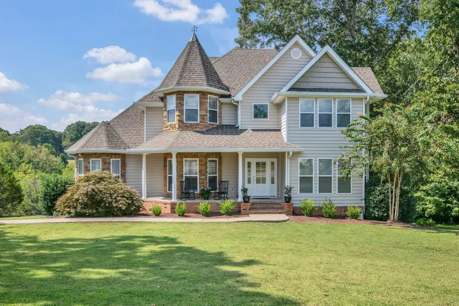 1004 Bradby Dr, Burns, TN 37029 - Image #3