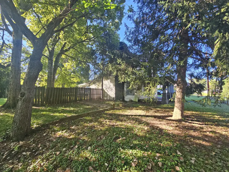 102 Cowan St W, Cowan, TN 37318 - Image #2