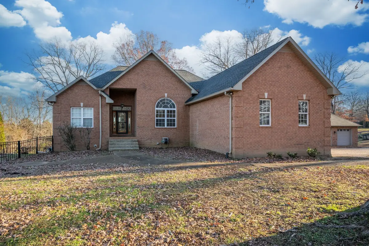 754 Hafner Road, Charlotte, TN 37036 - Image #1