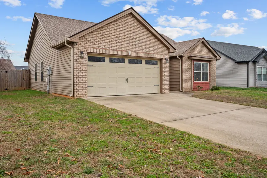 240 Azalea Dr, Oak Grove, KY 42262 - Image #2