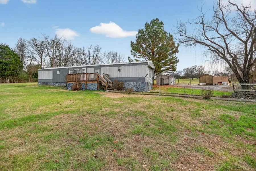 924 Harsh Ln, Castalian Springs, TN 37031 - Image #3