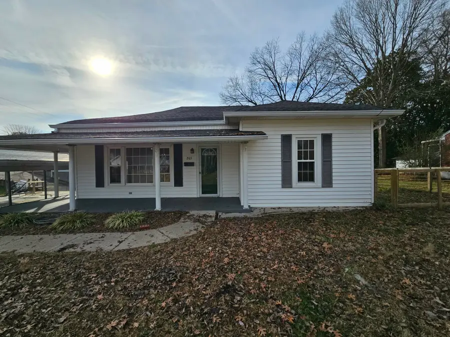 205 Fite Ave W, Carthage, TN 37030 - Image #2