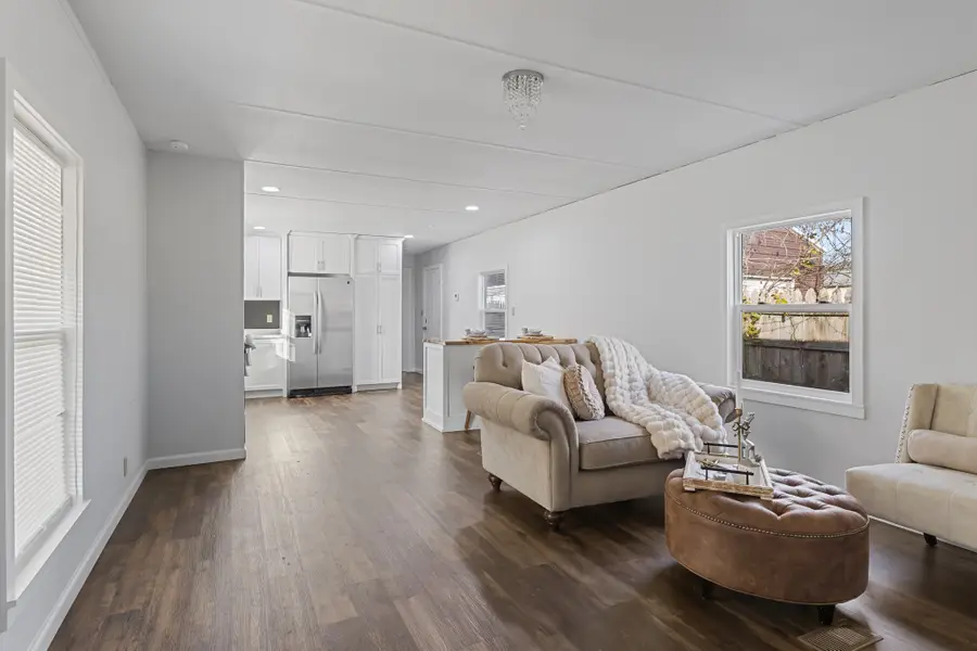 713 Willowview Dr, La Vergne, TN 37086 - Image #2