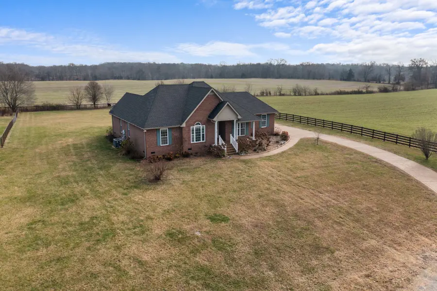1010 Kamber Leigh Dr, Cedar Hill, TN 37032 - Image #2