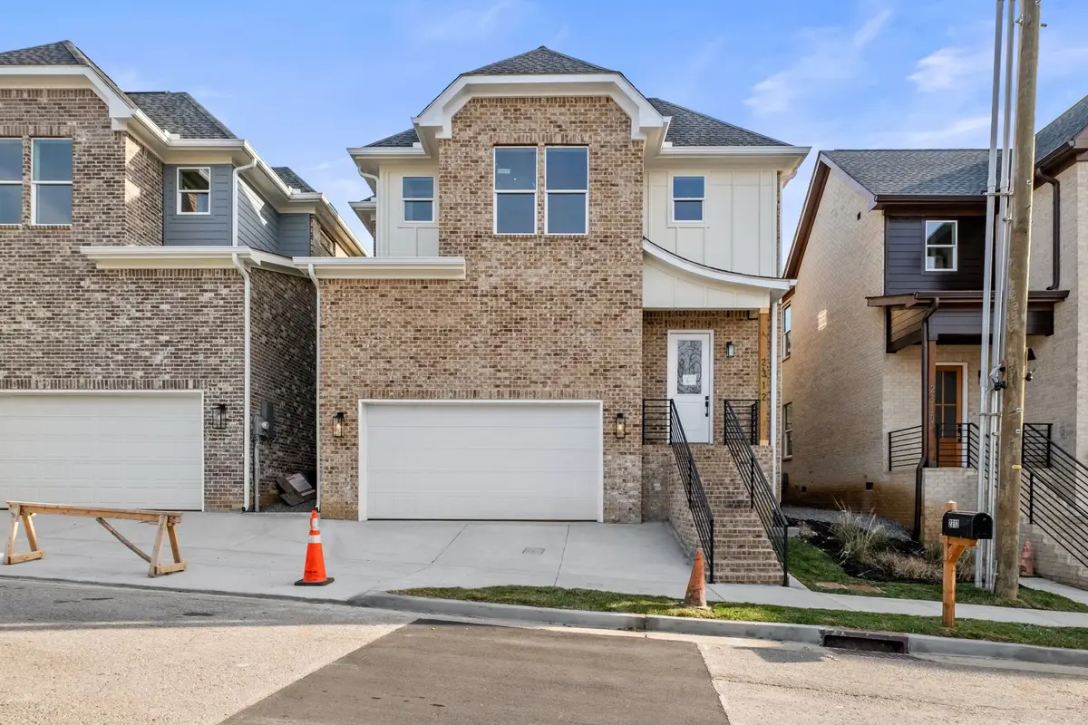 2312 18th Ave N, Nashville, TN 37208 - Image #1