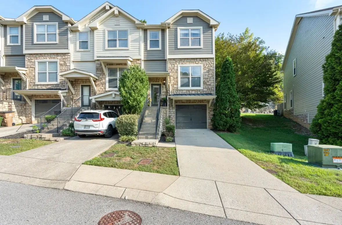 1062 Woodbury Falls Dr, Nashville, TN 37221 - Image #1