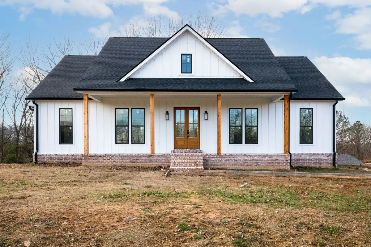 3213 Carolina Ave, Centerville, TN 37033 - Image #1